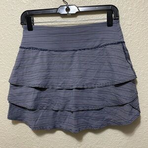 Athleta Women's Black Heather Skort With Layered Skirt. Very Good Condition.
